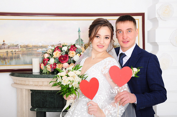 Зеркальная дата привлекла молодоженов