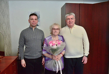 Наиль Магдеев поздравил Ольгу Чебневу с наступающим Международным женским днем