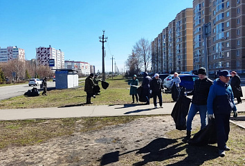 Челнинцы вышли на уборку улиц