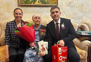 Үзәк районында ветеранны котладылар