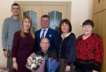 95-летним юбилеем поздравили ветерана Центрального района