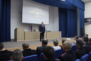 Наиль Магдеев поздравил челнинский гарнизон полиции с профессиональным праздником