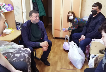 Депутатлар Мариупольдән мәҗбүри күченүчеләргә ярдәм күрсәтәләр