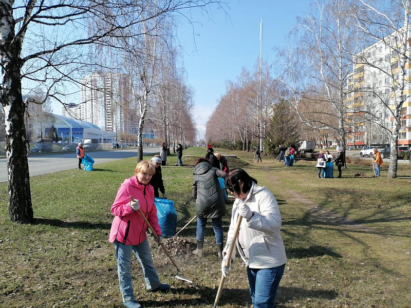 Субботники в Автозаводском районе продолжаются