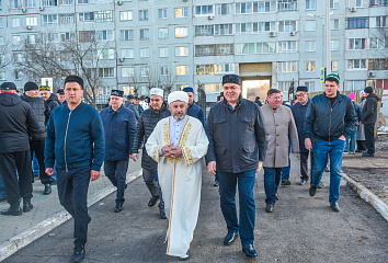 Наиль Магдеев принял участие в праздничной молитве в мечети "Нур-Ихлас"