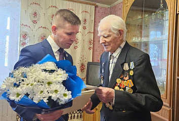 Ветеран 100 яшьлек юбилеен билгеләп үтә