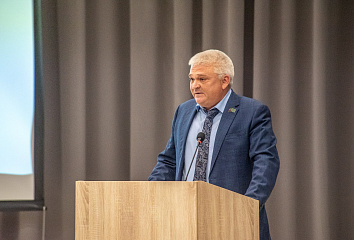 Как в челнинской школе №42 наладили работу по поиску педагогов