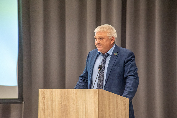 Как в челнинской школе №42 наладили работу по поиску педагогов