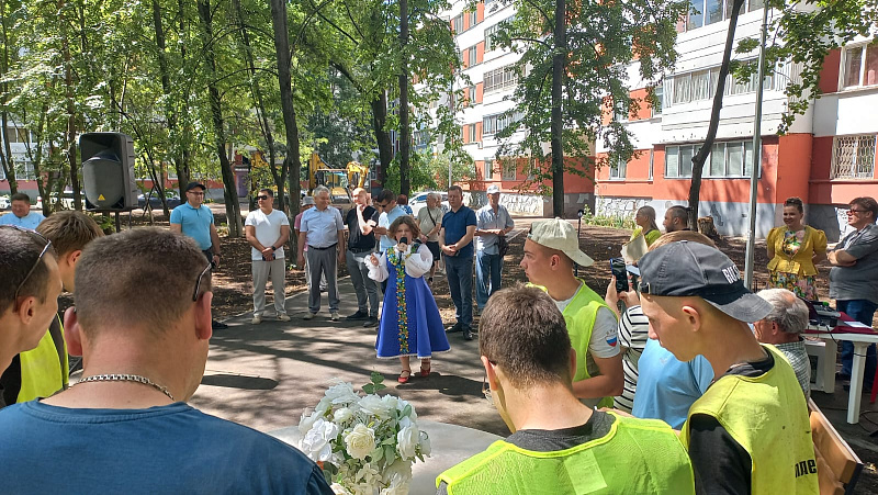 Челнинцы благодарят строителей с окончанием ремонта