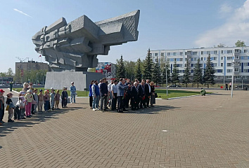 Воспитанники «Журавушки» почтили память героев Победы