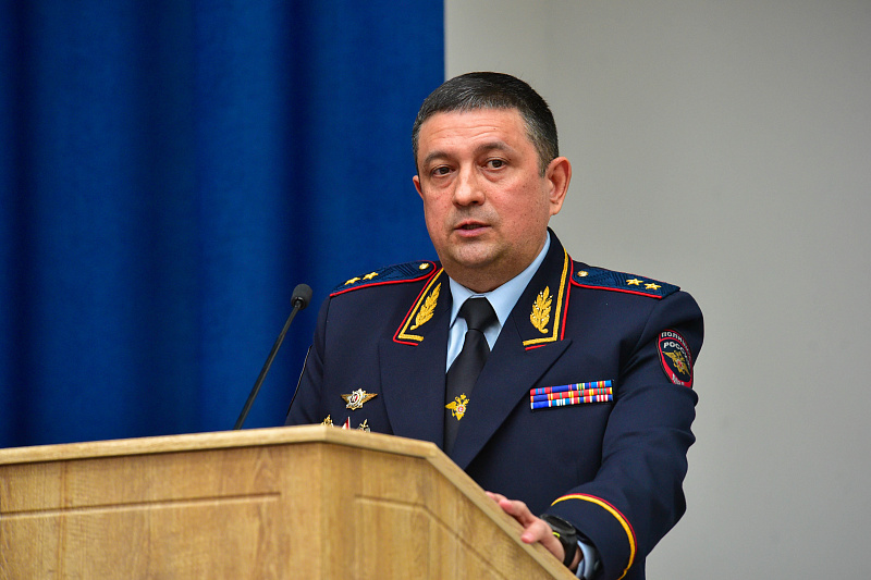 Наиль Магдеев вручил награды сотрудникам правоохранительных органов