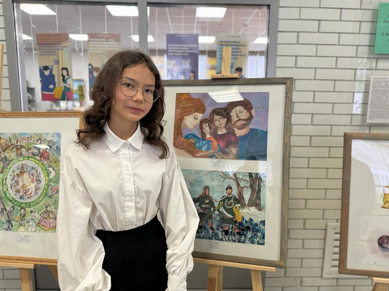 Челнинка открыла третью по счету выставку творческих композиций